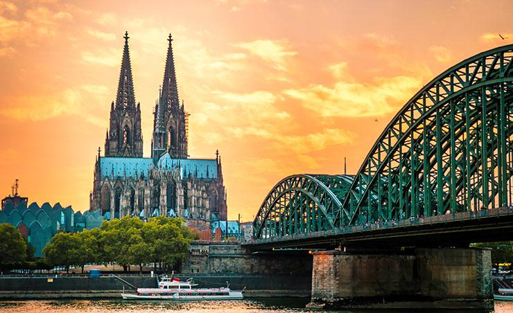 Kölner Brücke und Dom