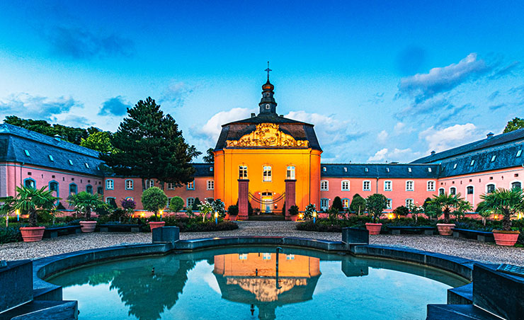 Mönchengladbach mit Schloss-Wickrath